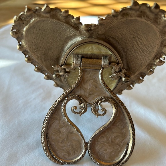 Jay Strongwater heart frame “Dominique” with Swarovski crystals. - Picture 4 of 5